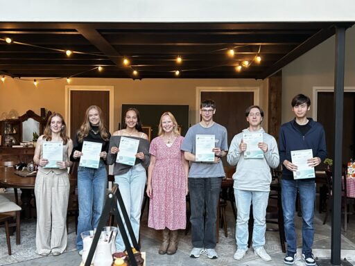 Tto-leerlingen van Metameer Stevensbeek krijgen hun IB-diploma uitgereikt