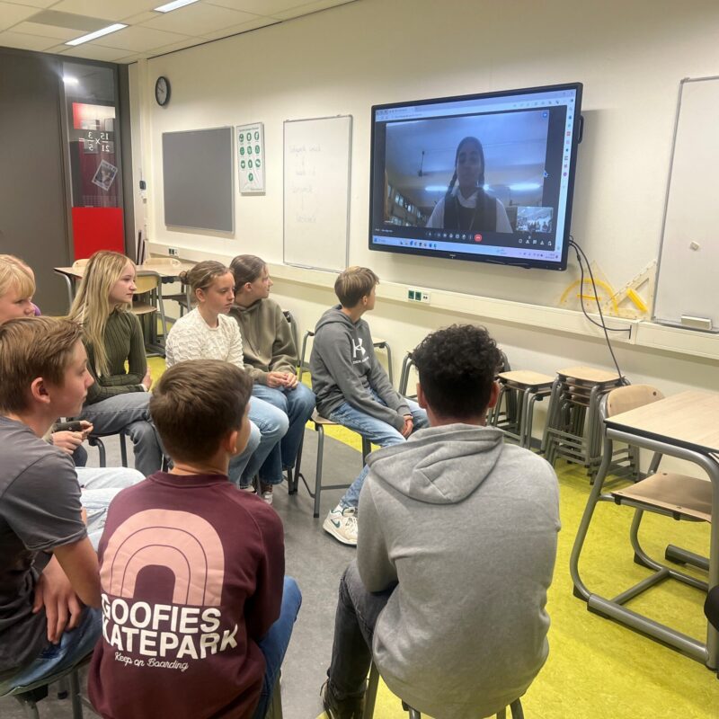 Google Meet-project van tweedejaars tweetalig havo/vwo van Metameer Jenaplan met Singhania School in India.