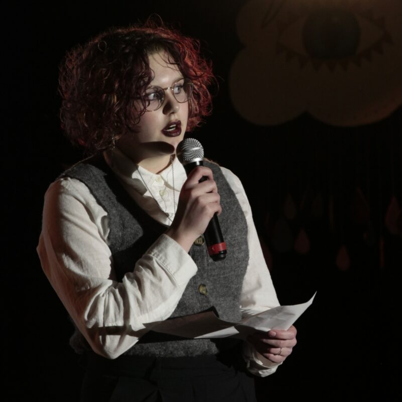 Voordracht van Willeke Wijnhoven tijdens Extravaganza 2025: "Met verhalen en muziek kun je laten zien wie je bent."