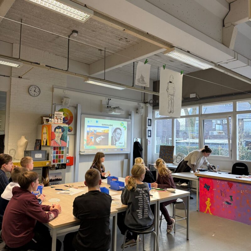 Proefles Passies & Dromen klok schilderen zoals Salvador Dalí