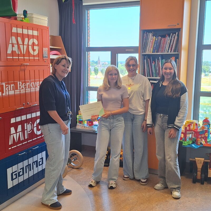 Ecoteam Mezzo Elzendaal Boxmeer doneert aan Pantein Maasziekenhuis