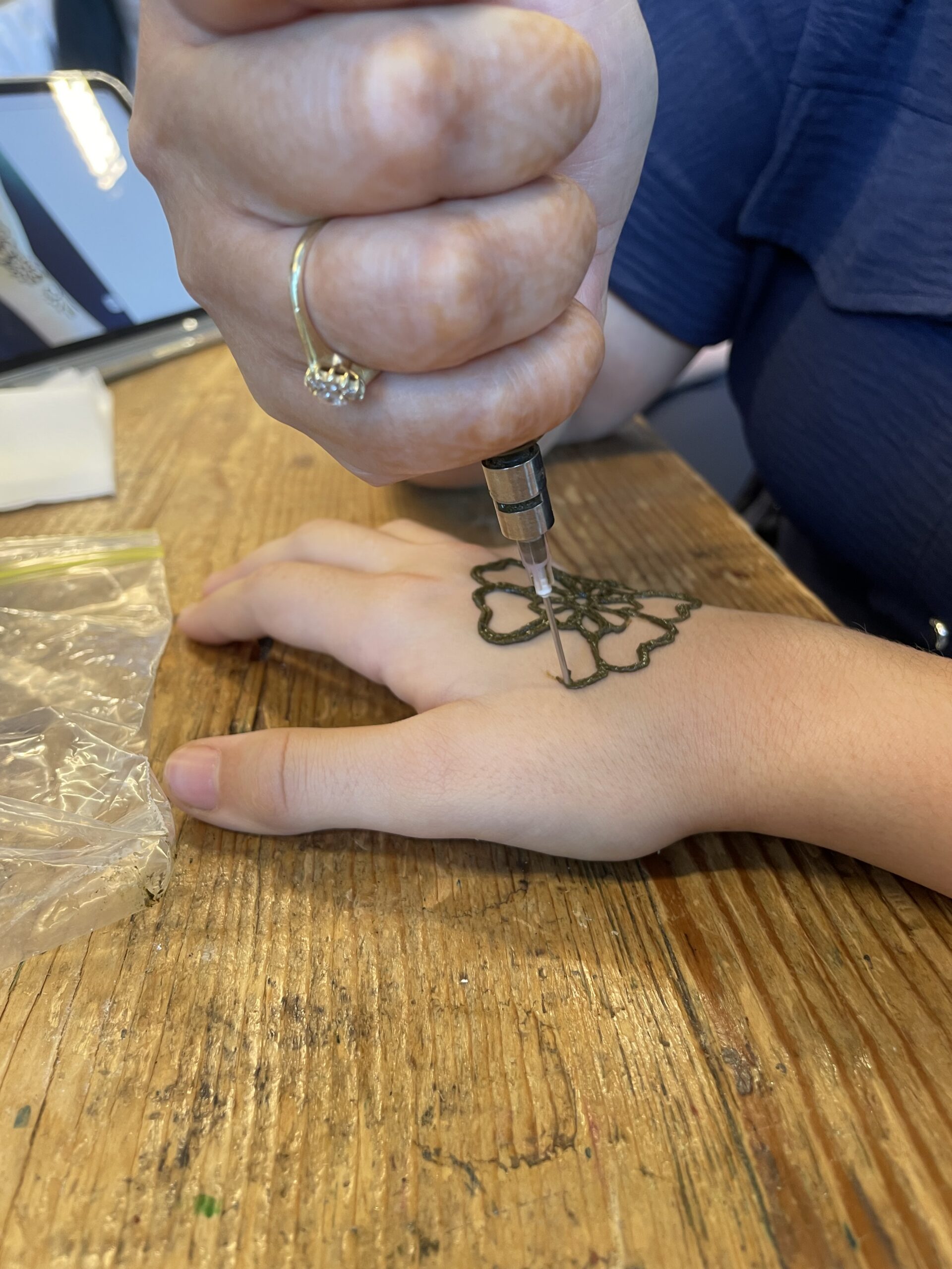 Henna tekenen